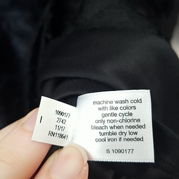 NWT Lace Flutter-Sleeve Swing Dress (w Pockets!) - Picture 9 of 9